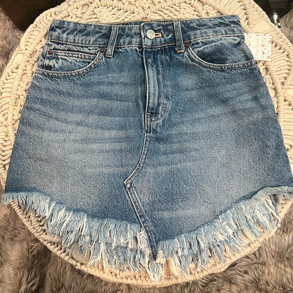 FREE PEOPLE We the free Denim Mini Skirt Color: Indigo blue Size 24 VINTAGE NWT